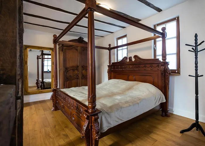 Rissbacher Hof Anno 1737 アパート *